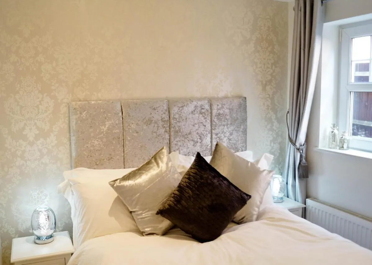 Modern 2 Bedroom Central Property With Private Parking Bournemouth Apartament
